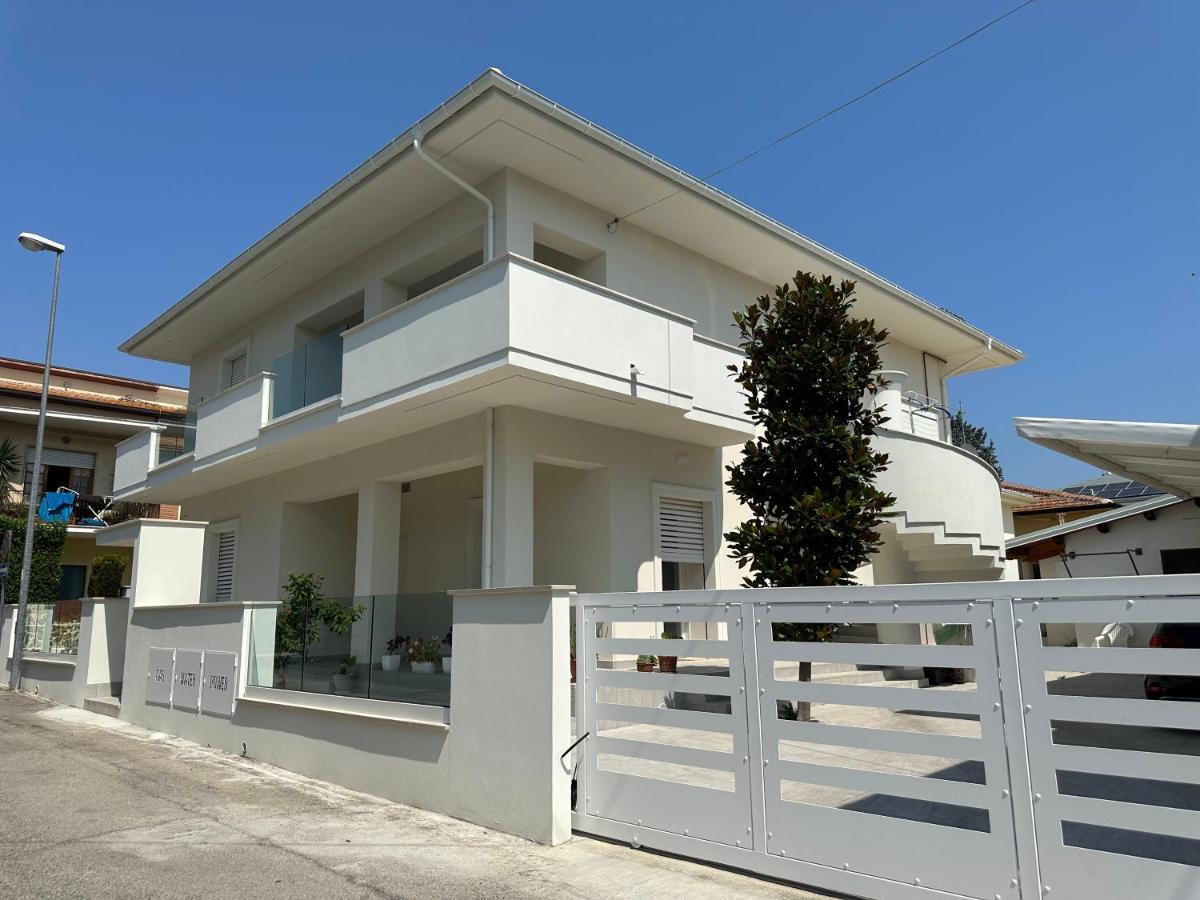 White B&B Pagliare 外观 照片